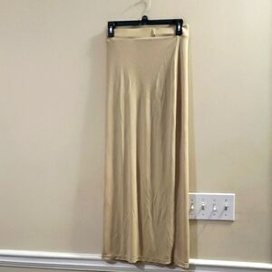 4/$20 Elegant Cream Maxi Skirt